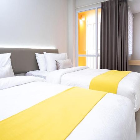 S101 Hotels Semarang Esterno foto