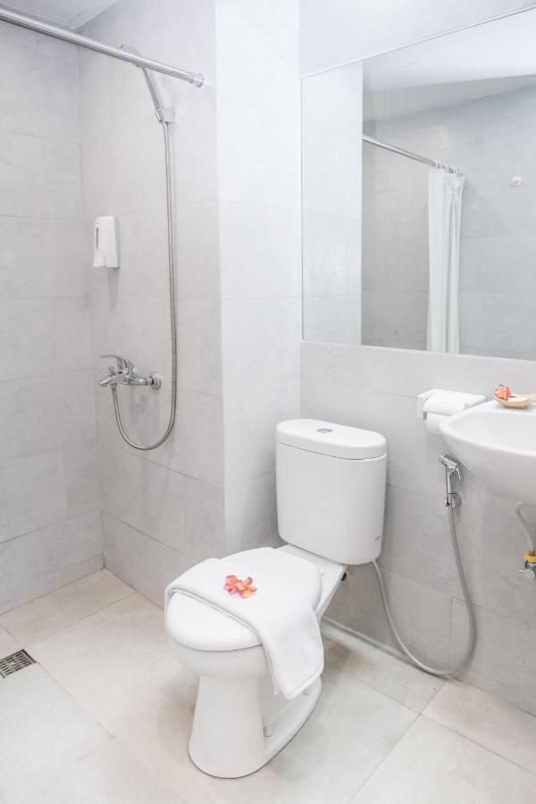 S101 Hotels Semarang Esterno foto