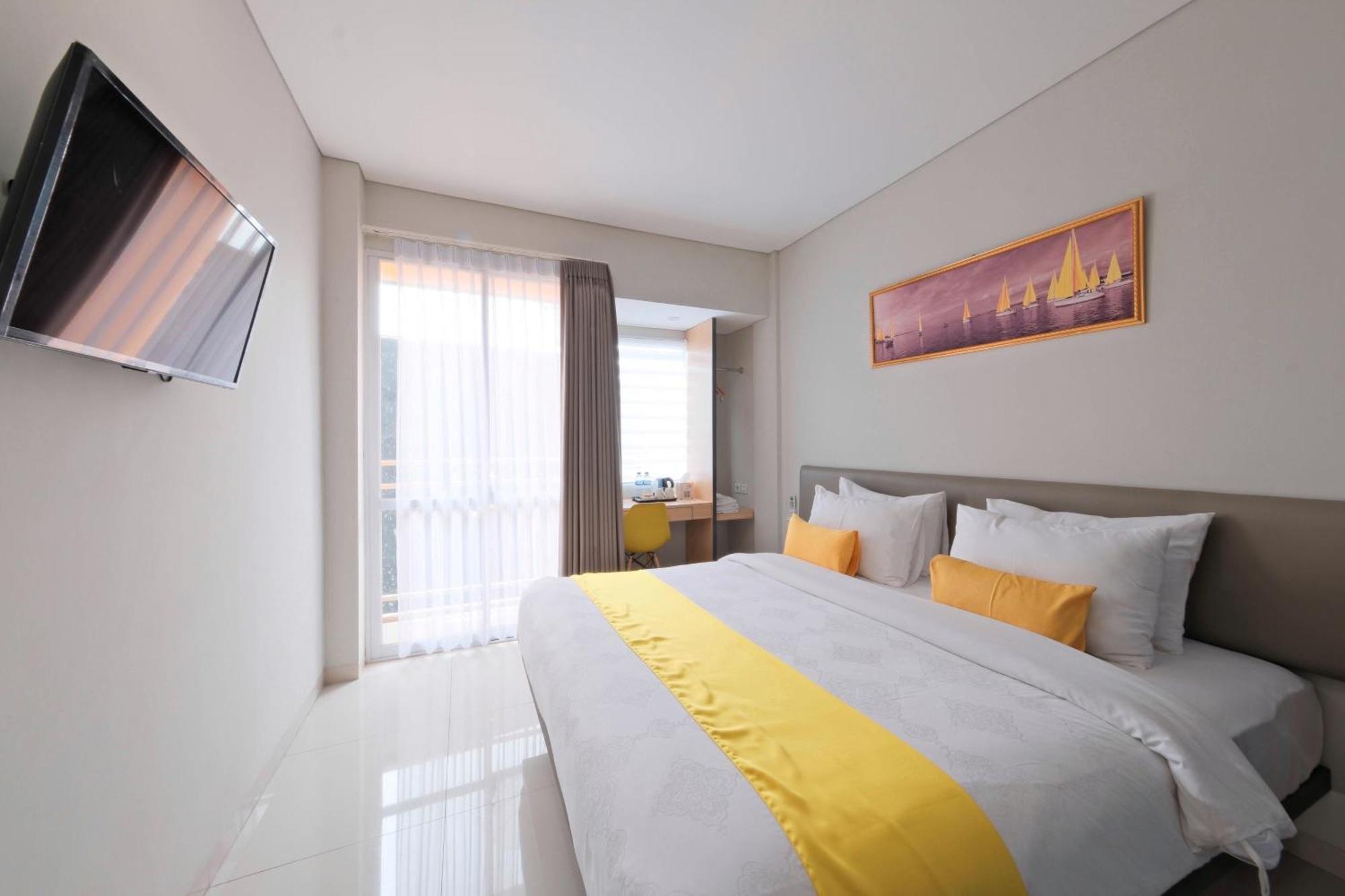 S101 Hotels Semarang Esterno foto