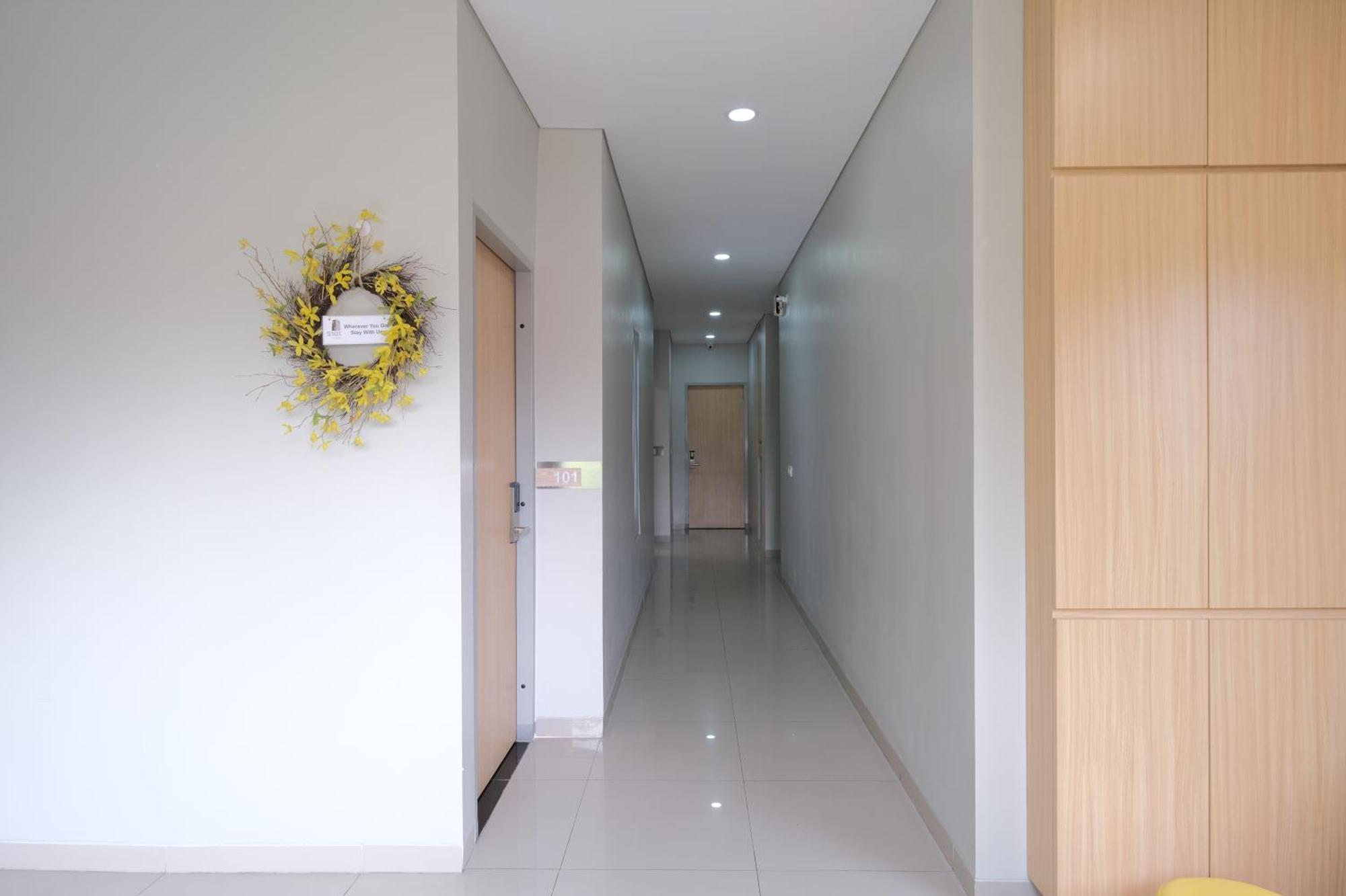 S101 Hotels Semarang Esterno foto