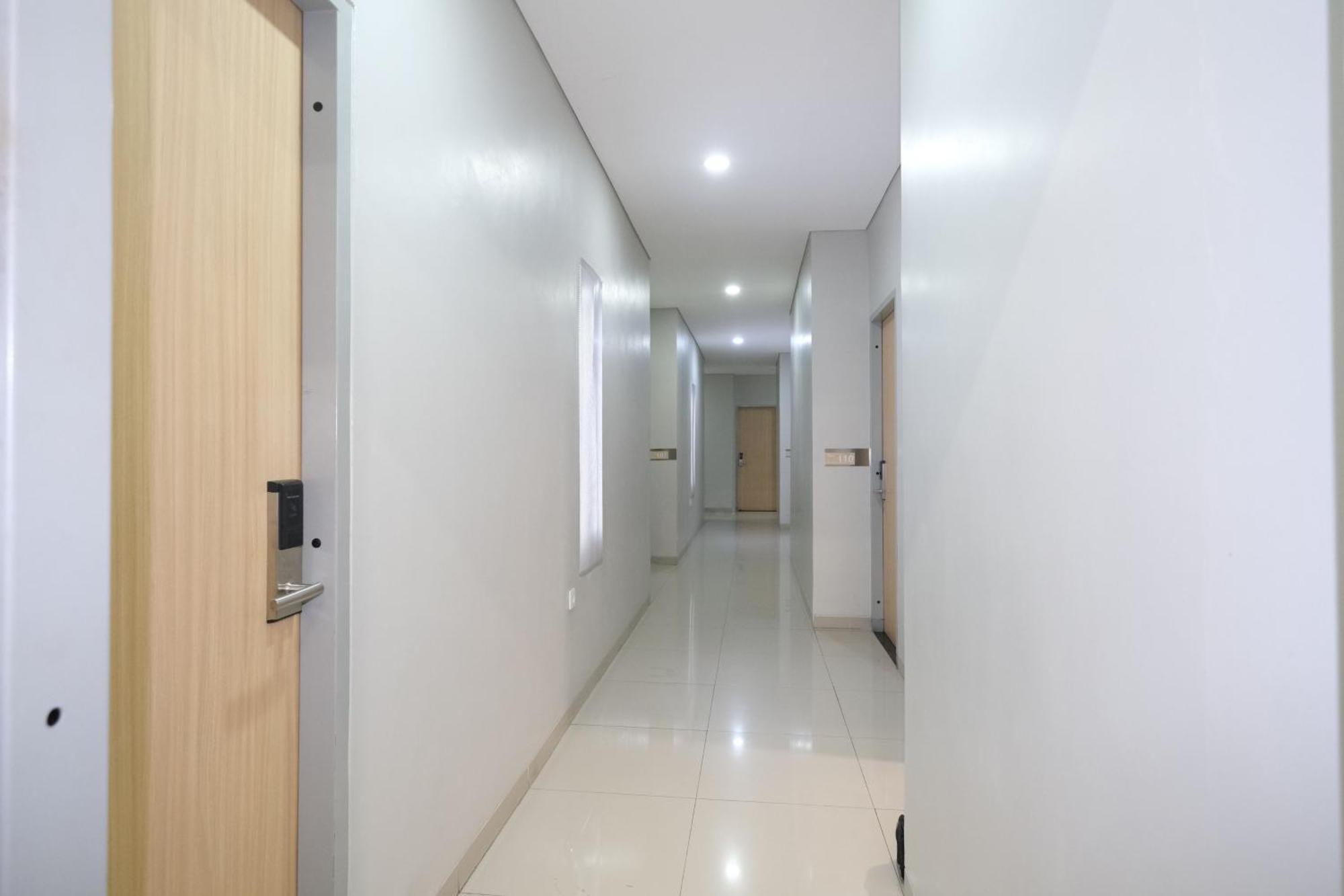 S101 Hotels Semarang Esterno foto